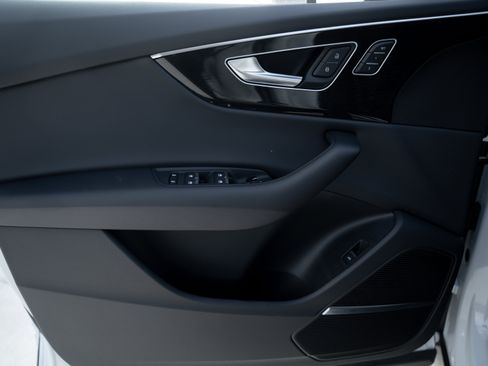 New 2026 Audi Q8 Premium image 14
