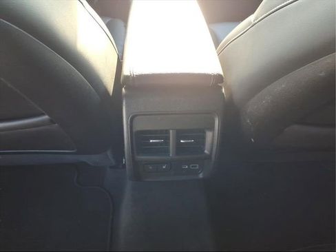 Used 2023 Cadillac XT4 Luxury image 16