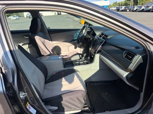 Used 2015 Toyota Camry LE FWD image 9