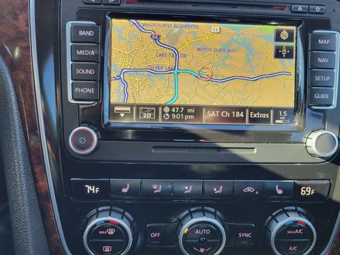 Used 2013 Volkswagen Passat TDI SEL Premium image 24