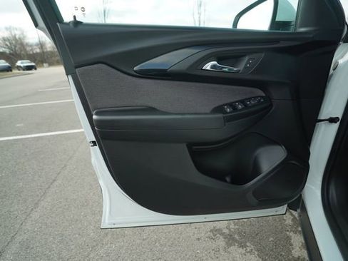 Used 2023 Chevrolet TrailBlazer LT w/ Convenience Package image 14