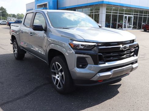 Used 2023 Chevrolet Colorado Z71 w/ Z71 Convenience Package 2 AWD/4WD image 2