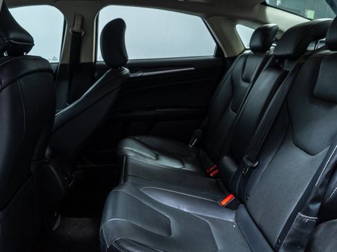 Used 2019 Ford Fusion Titanium image 23