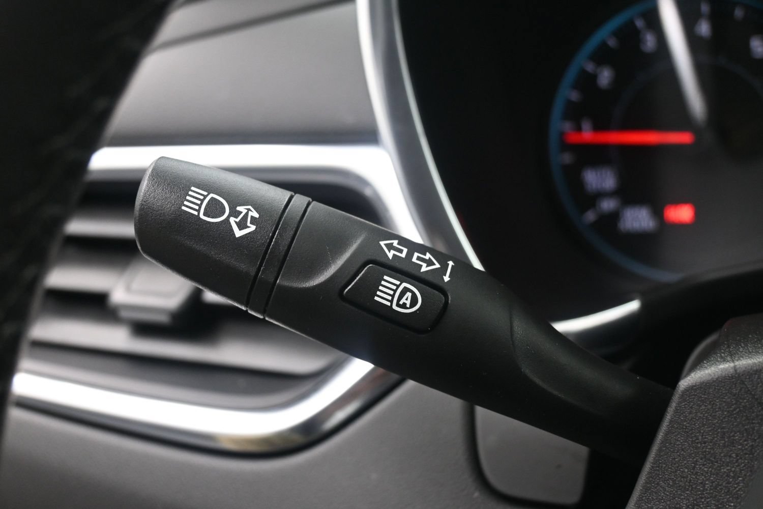 Used 2024 Chevrolet Equinox LT AWD/4WD image 25