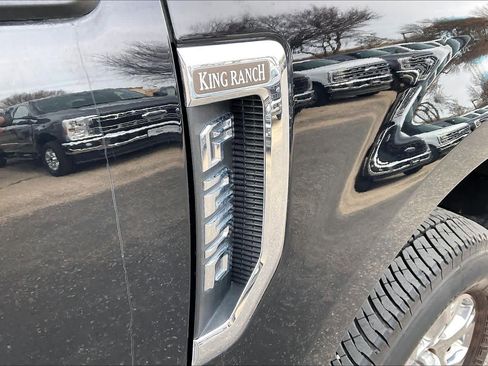 Used 2022 Ford F250 King Ranch w/ Chrome Package image 9