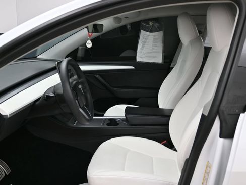 Used 2023 Tesla Model Y Performance AWD/4WD image 17