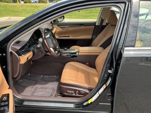 Used 2017 Lexus ES 350 w/ Premium Package FWD image 16