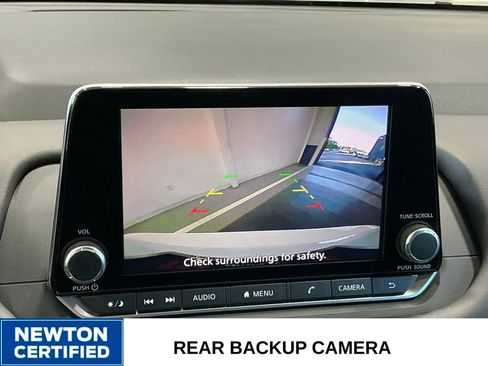 Used 2025 Nissan Rogue S FWD image 5