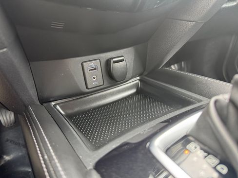 Used 2017 Nissan Rogue SL AWD/4WD image 24
