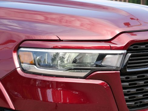 Used 2025 RAM 1500 Big Horn AWD/4WD image 17