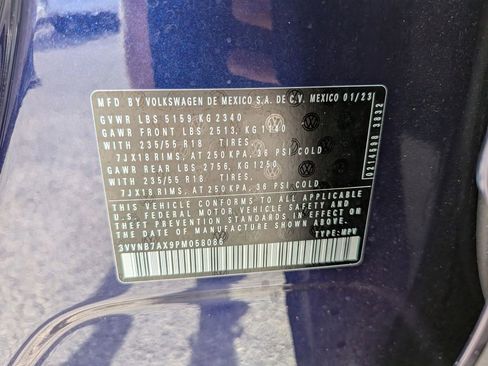 Used 2023 Volkswagen Tiguan SE w/ Panoramic Sunroof Package FWD image 33