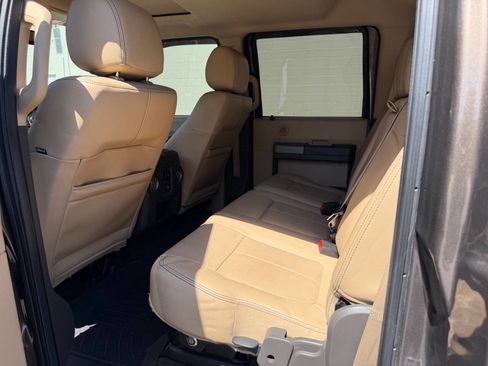 Used 2016 Ford F250 Lariat w/ Lariat Ultimate Package AWD/4WD image 36