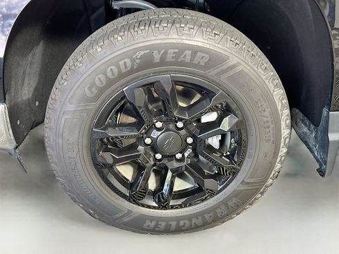 Used 2023 Chevrolet Silverado 1500 LT w/ Protection Package AWD/4WD image 13