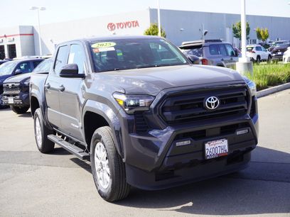 Used 2025 Toyota Tacoma SR5