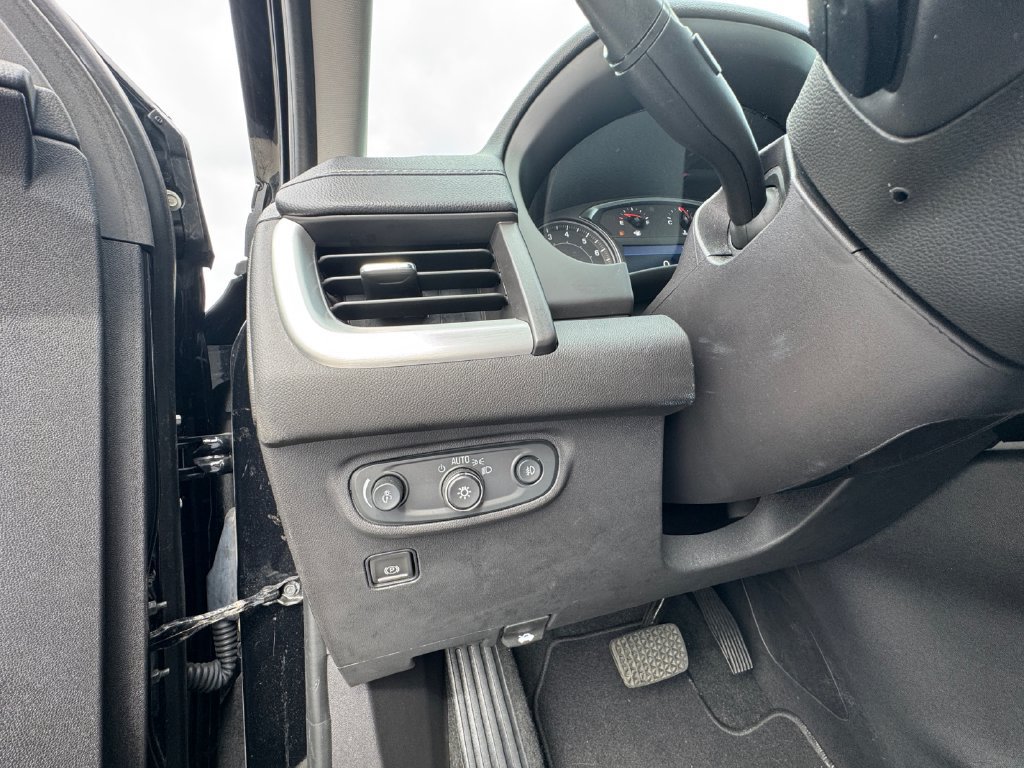 Used 2024 GMC Terrain SLT AWD/4WD image 25
