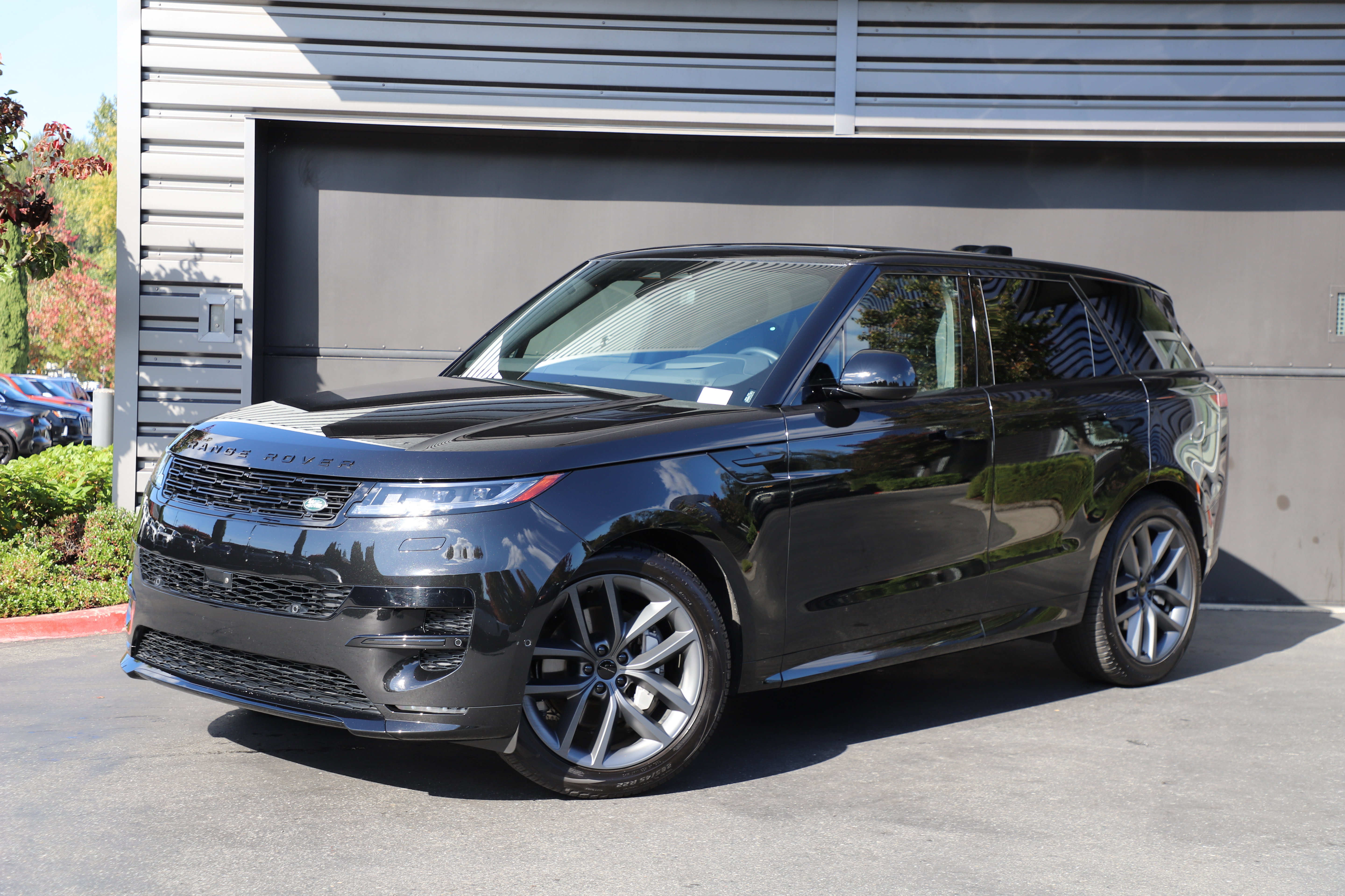 Certified 2026 Land Rover Range Rover Sport Dynamic SE AWD/4WD image 1