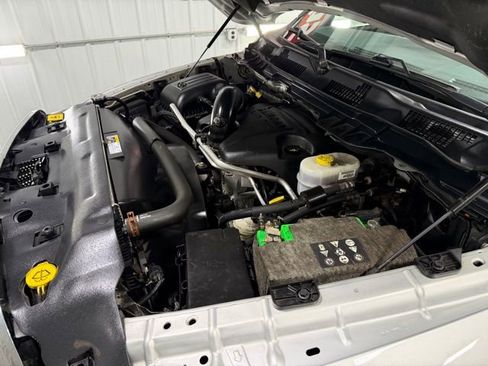 Used 2018 RAM 3500 SLT AWD/4WD image 22
