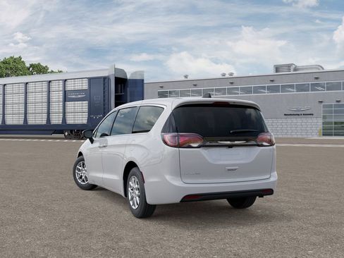 New 2026 Chrysler Voyager LX image 3