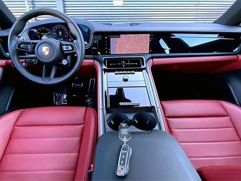 Used 2025 Porsche Panamera 4 image 6
