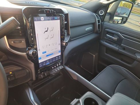 Used 2024 RAM 2500 Laramie w/ Night Edition image 20