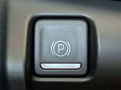 Used 2021 Cadillac CT4 Luxury image 26