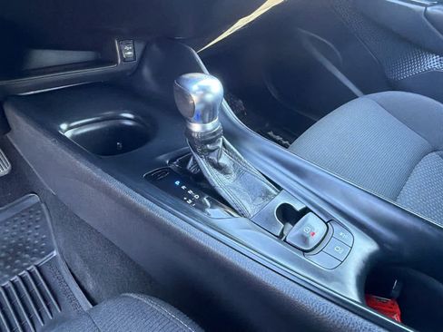 Used 2018 Toyota C-HR XLE FWD image 13