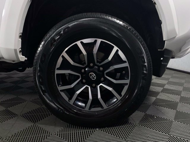 Used 2020 Toyota Tacoma TRD Sport AWD/4WD image 12