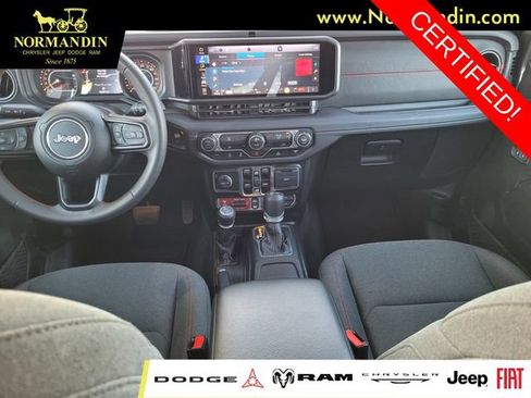 Certified 2025 Jeep Wrangler Unlimited Rubicon AWD/4WD image 6