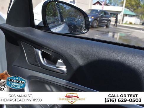 Used 2025 Genesis G70 2.5T image 23