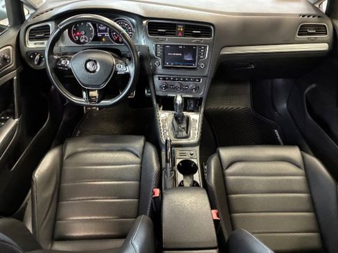 Used 2017 Volkswagen Golf Alltrack SE image 19