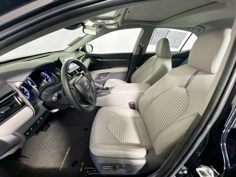 Used 2021 Toyota Camry SE image 14