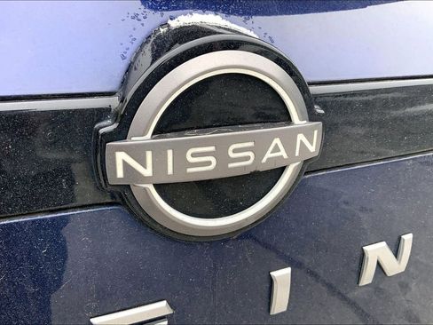 Used 2022 Nissan Pathfinder SL w/ SL Premium Package image 13