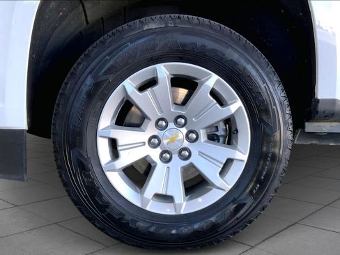 Used 2022 Chevrolet Colorado LT w/ Chrome Appearance Package image 10