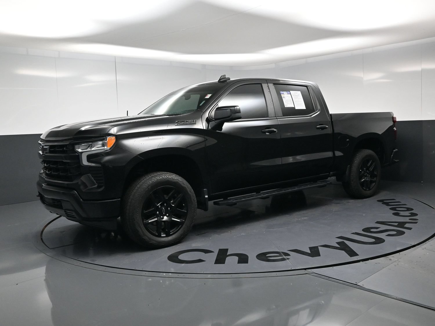 Used 2023 Chevrolet Silverado 1500 RST w/ Z71 Off-Road Package AWD/4WD image 11