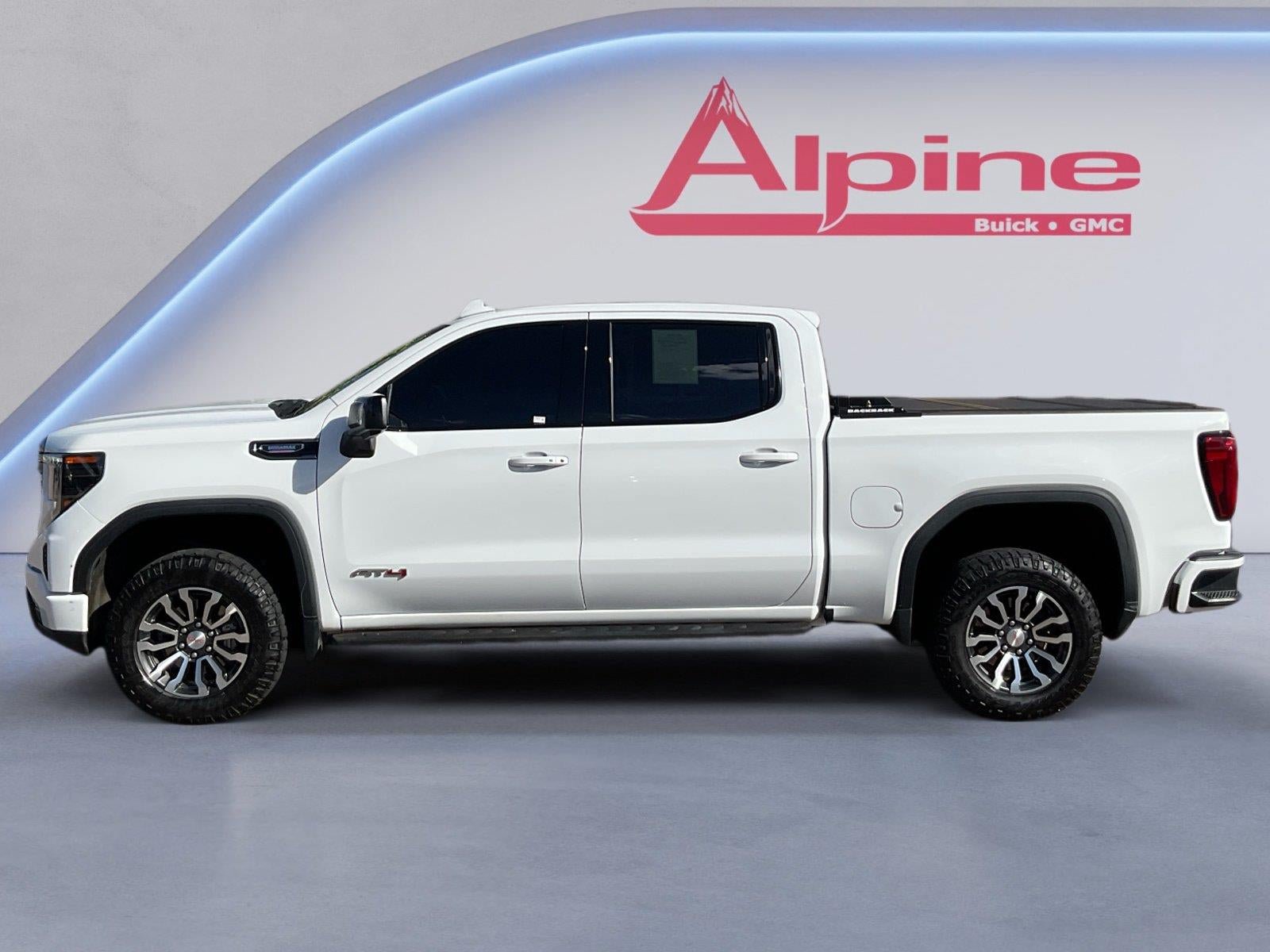 Used 2022 GMC Sierra 1500 AT4 w/ AT4 Preferred Package AWD/4WD image 2