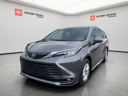 New 2025 Toyota Sienna XLE
