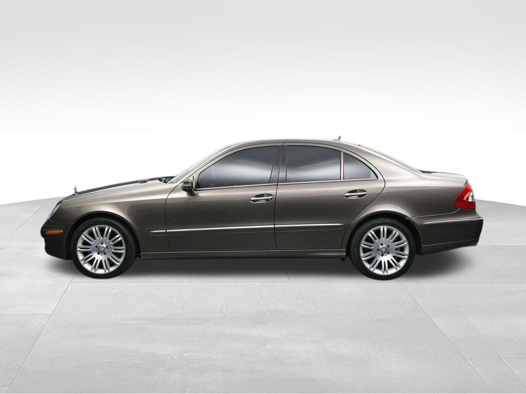 Used 2008 Mercedes-Benz E 350 4MATIC Sedan image 2