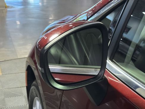Used 2023 Chrysler Pacifica Touring-L FWD image 15