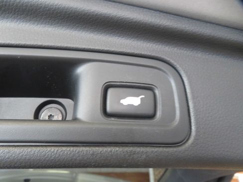 Used 2017 Honda Pilot Touring image 54
