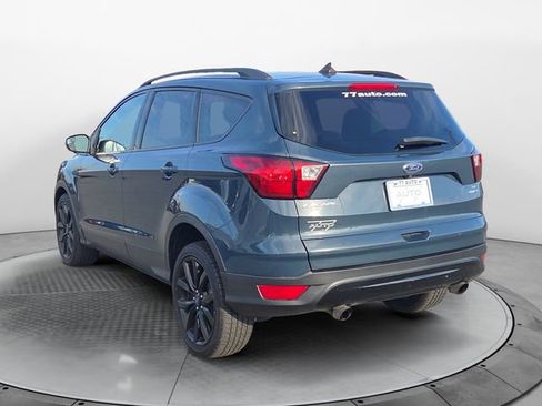 Used 2019 Ford Escape SE image 3
