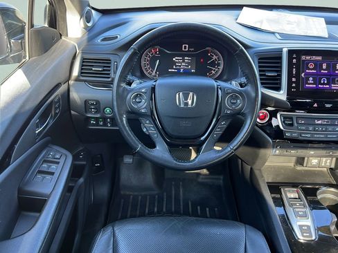 Used 2018 Honda Pilot Elite image 12