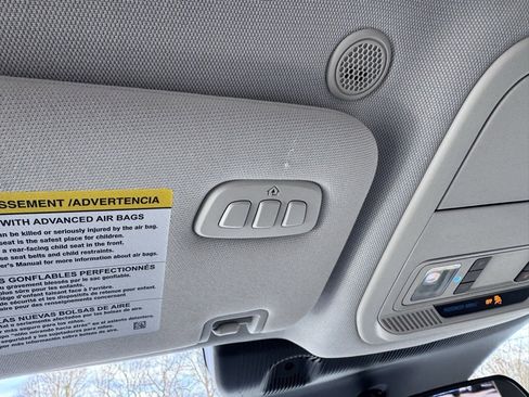 Used 2025 Ford Explorer Active w/ Active Comfort Package image 13