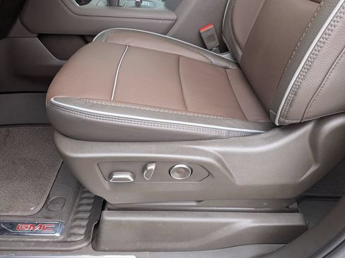 Used 2025 GMC Sierra 1500 Denali AWD/4WD image 11
