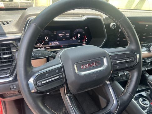 Used 2024 GMC Canyon AT4 w/ AT4 Premium Package AWD/4WD image 11