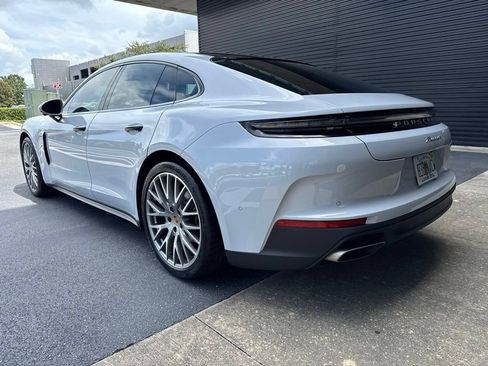 Certified 2025 Porsche Panamera RWD image 4