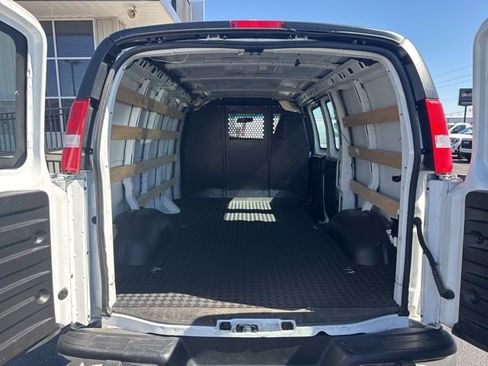 Used 2024 GMC Savana 2500 w/ Driver Convenience Package image 15