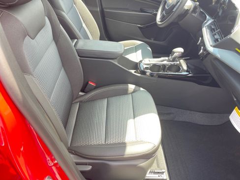 New 2026 Chevrolet Trax LT w/ Sunroof Package FWD image 18