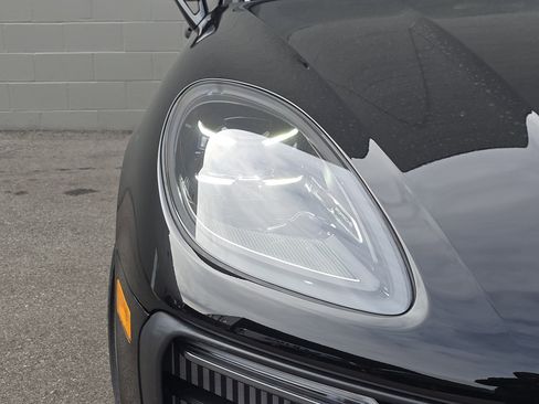 New 2026 Porsche Macan S image 11