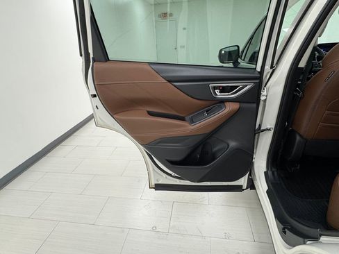 Used 2019 Subaru Forester Touring image 11