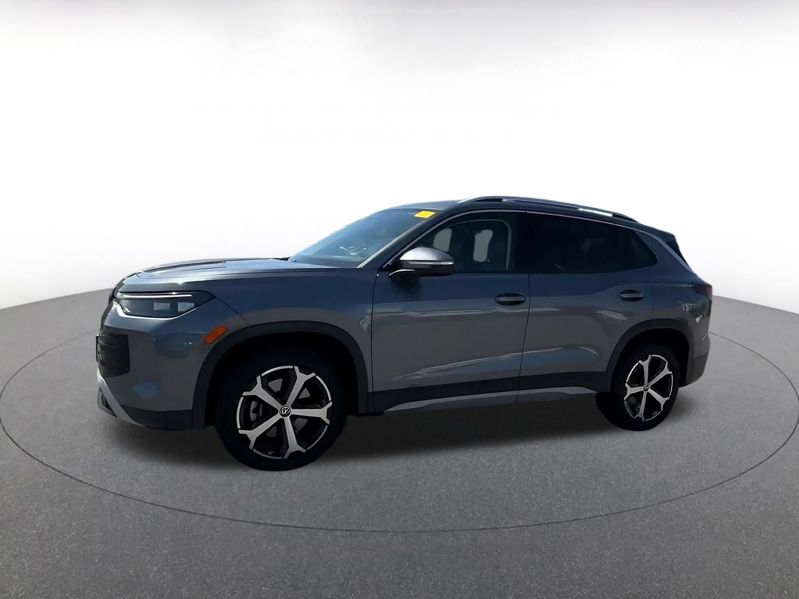 Used 2026 Volkswagen Tiguan SE AWD/4WD image 7